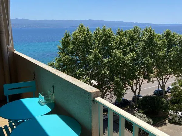 Magnifique T2 neuf 40m2 parc Berthault /Trottel vue mer , balcon ,wifi , clim parking privé fermé