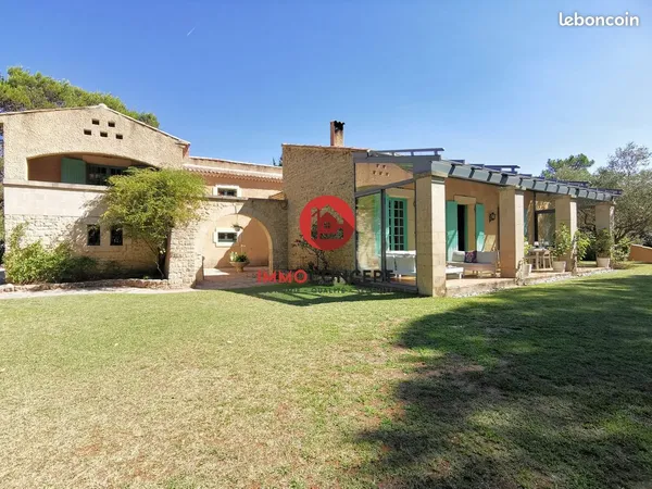 Villa 8 pièces 265 m²