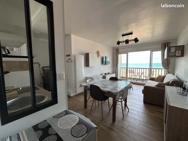 Studio meublé face mer