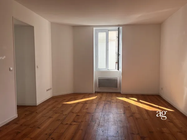 Trois pièces traversant à rénover