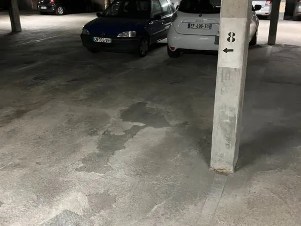 Parking couvert sécurisé
