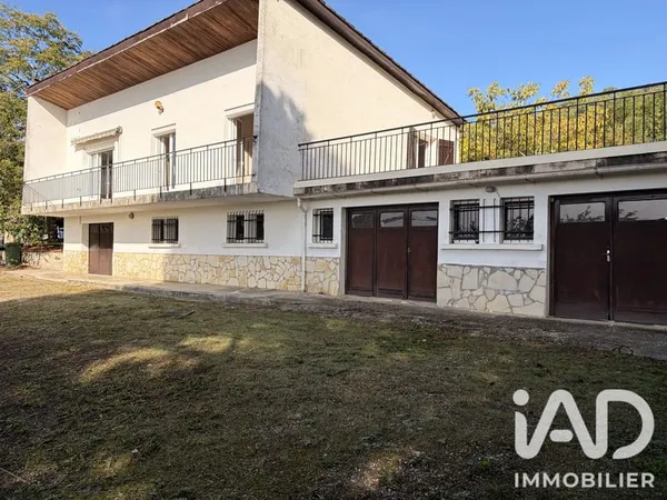 Maison 5 pièces 220 m²