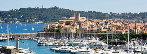 Bâtiment d'exception avec 7 appartements - Vieil Antibes, Place Nationale