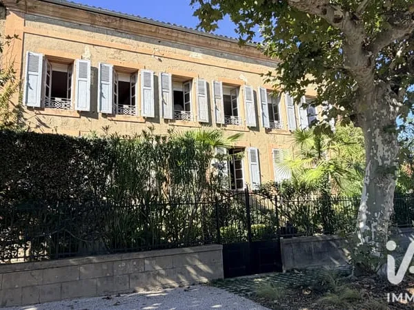 Maison 6 pièces 247 m²