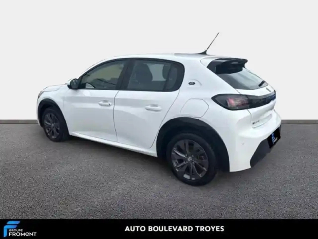 Peugeot 208 e- 136ch active — photo 22