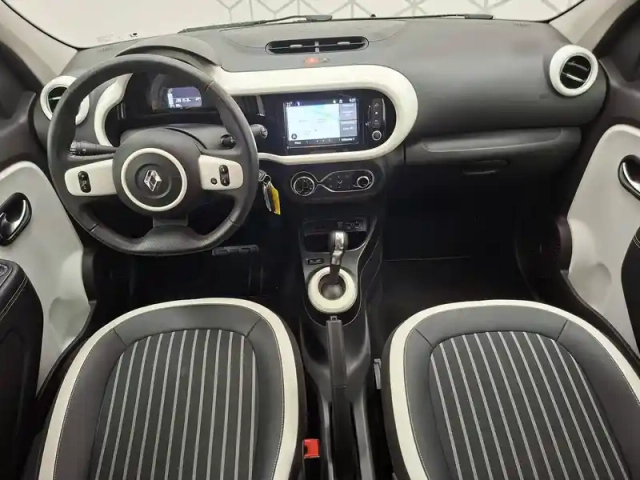 Renault Twingo iii e-tech — photo 24