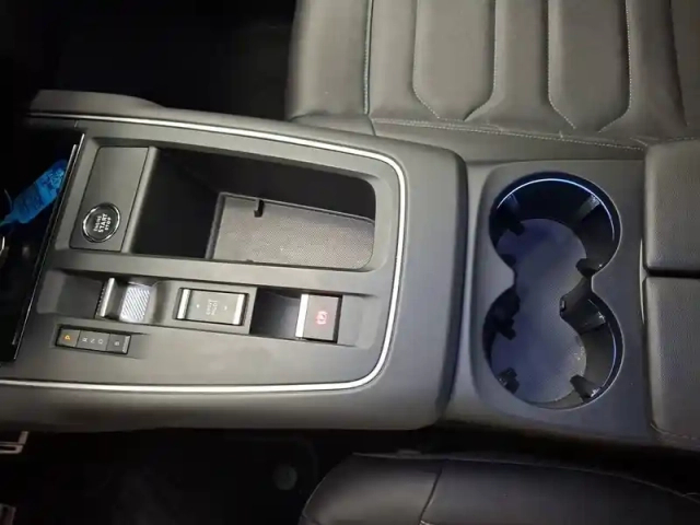 Citroën C5 Aircross hybride rechargeable 225 e-eat8 — photo 24