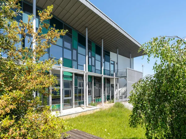 A louer bureaux 444m² excellent état à Alençon