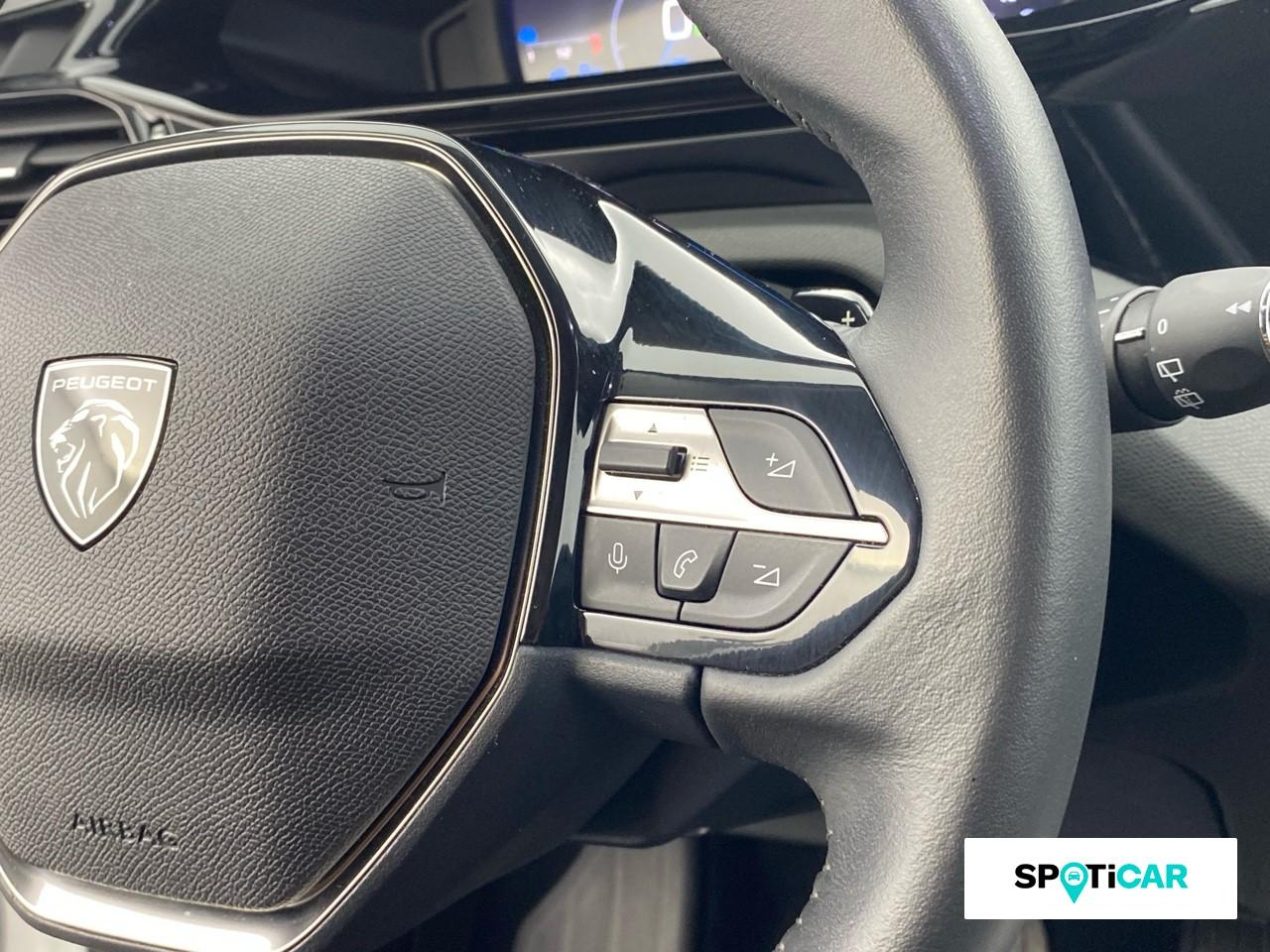 Peugeot 308 phev 180ch allure pack e-eat8 — photo 16