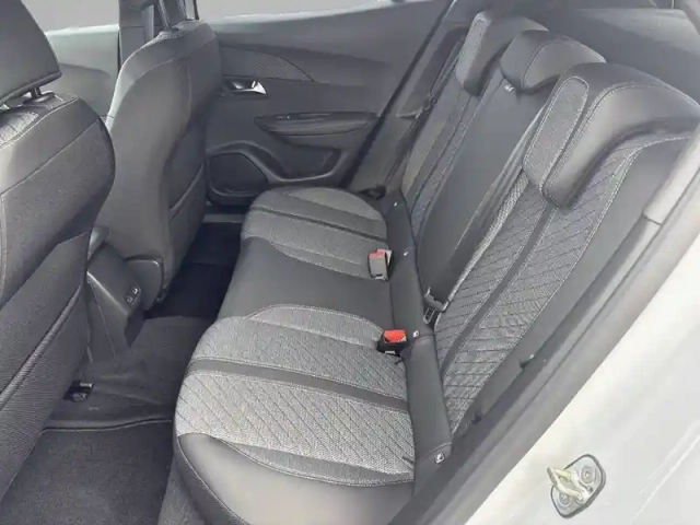 Peugeot 2008 electrique 54 kwh 156 ch — photo 12