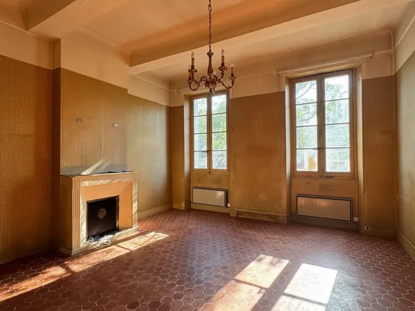 TOULON - COEUR DU MOURILLON - APPARTEMENT 2PIECES - A RENO