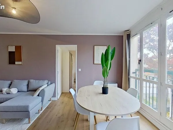 Chambre 5 pièces 75 m²