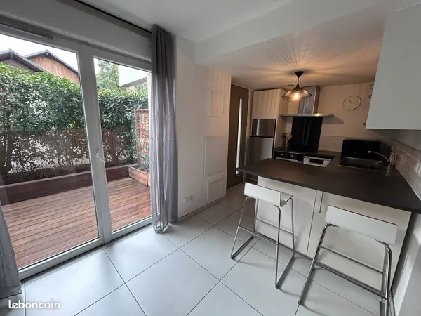 A louer - Studio meublé 29 m2 avec terrasse et parking