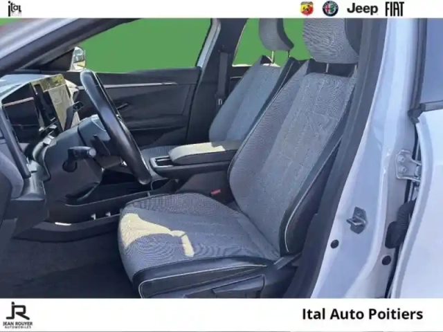 Renault Megane e-tech electric ev60 220ch techno super charge — photo 9