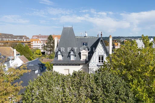 Maison 13 pièces 465 m²