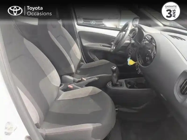 Toyota Aygo X 1.0 vvt-i 72ch dynamic my23 — photo 6