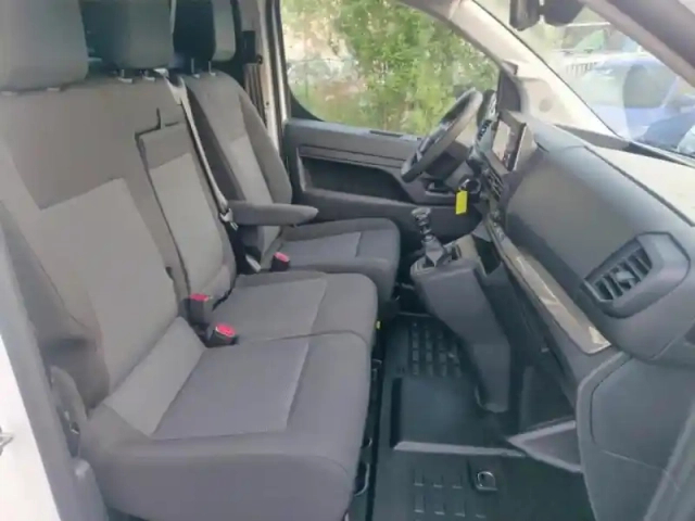 Fiat Scudo fg m 2.2 diesel 150ch pack premium connect — photo 9