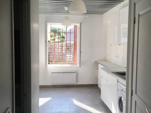 Studio neuf plein centre, lave linge sèchant