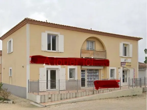 Local d'activité entrée village