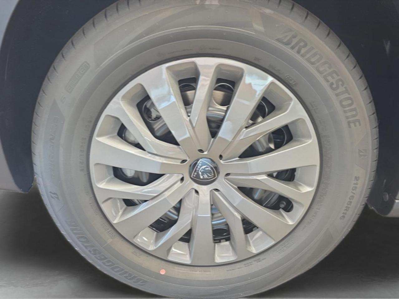 Peugeot Rifter 1.5 bluehdi 100ch allure 5 places (hors malus) — photo 10