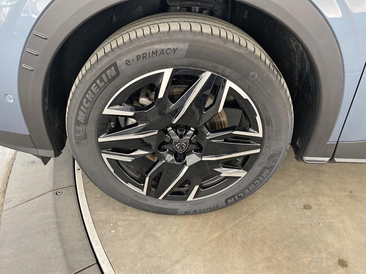 Peugeot 5008 hybrid 145 ch e-dcs6 gt — photo 11