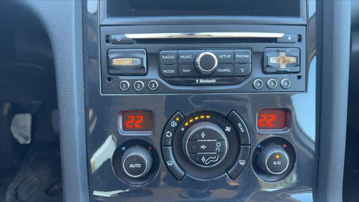 Peugeot 5008 1.6 HDi 115 - Active 7pl – 2014 – 109754 km – Diesel – Boîte Manuelle — photo 17