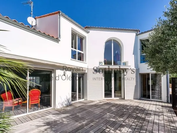 Villa contemporaine avec ascenseur au coeur de Royan