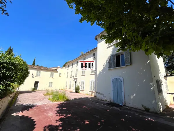 Local professionnel 1000 m²