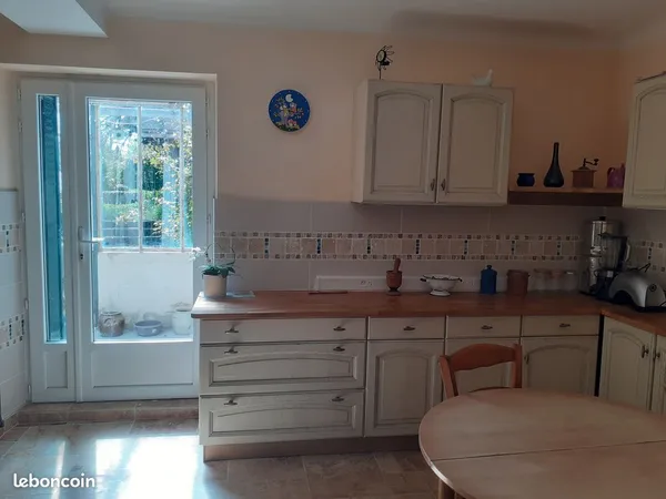 Jolie maison de village avec puits et jardin