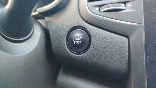 Renault Megane 1.5 Blue dCi 115 EDC6 - Intens – 2020 – 91808 km – Diesel – Boîte Automatique — photo 10