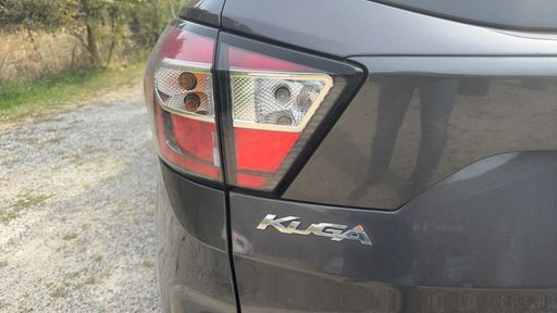 Ford Kuga 1.5 EcoBoost 150 Flexifuel E85 - St-Line Black & Silver – 2019 – 119571 km – Bicarburation essence bioéthanol – Boîte Manuelle — photo 6