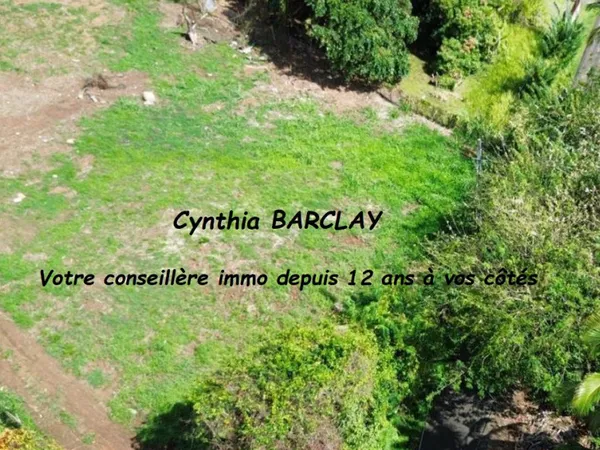 Terrain 899 m²
