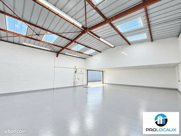 LOCAL D'ACTIVITE 155 m² RIVERY