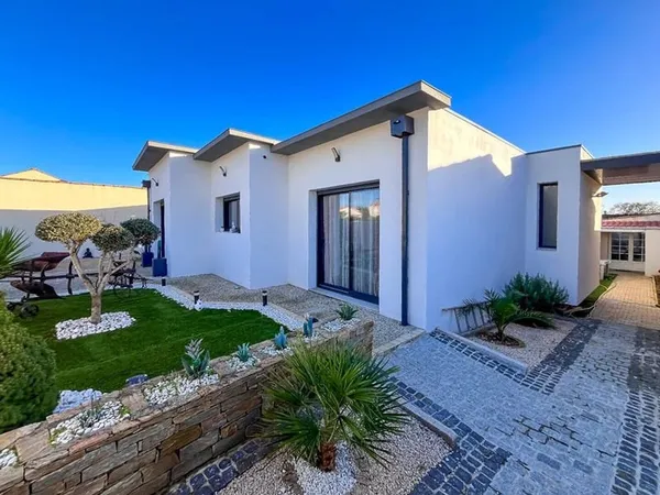 Maison de plain-pied 5 pièces 166 m²