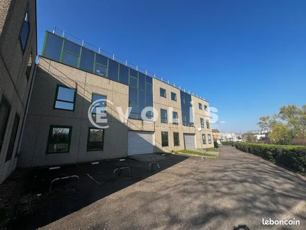 Local bureaux 1 334 m²
