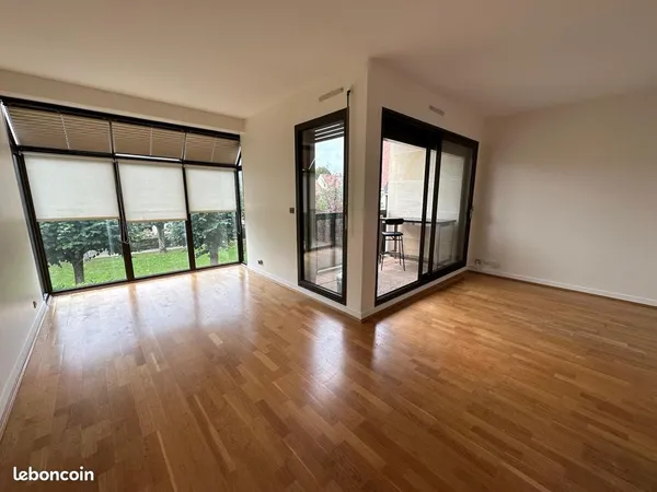 MAISONS-LAFFITTE (78600) - Entrée du Parc | Appartement grand 2 pièces avec garage et cav
