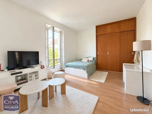 Studio 1 pièce 28 m²