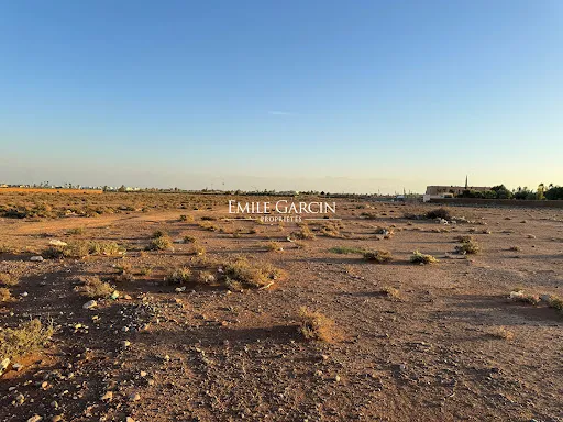 Terrain 10000 m²