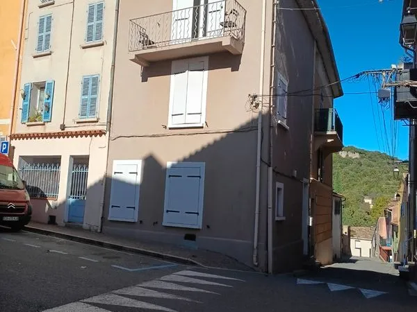 Particulier loue maison de village