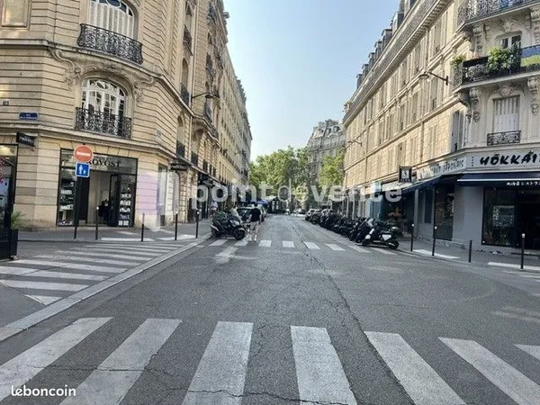 Commerce habillement/textile 33 m²