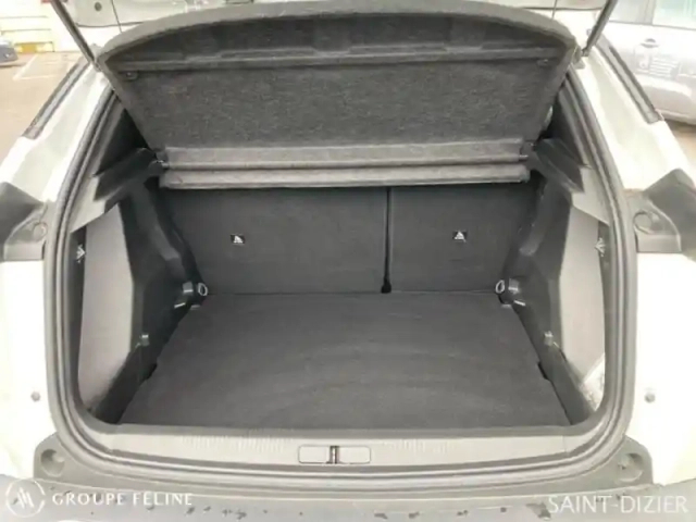 Peugeot 2008 e- 136ch style — photo 6