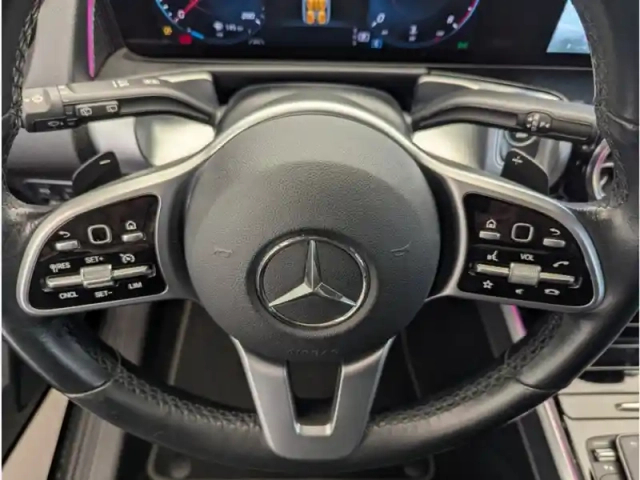 Mercedes Glb 200 d progressive line — photo 18