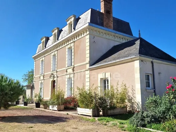 THOUARS, Maison de Maître de 170 m2 avec piscine