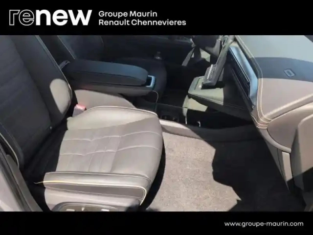 Renault Megane e-tech electric ev60 220ch iconic super charge -b — photo 13