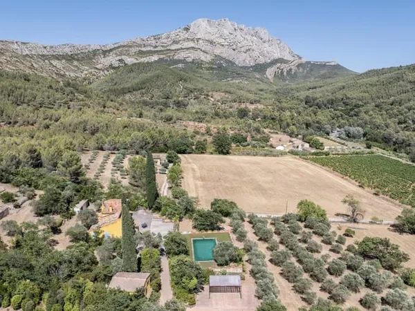 Domaine d'exception face à la Sainte Victoire