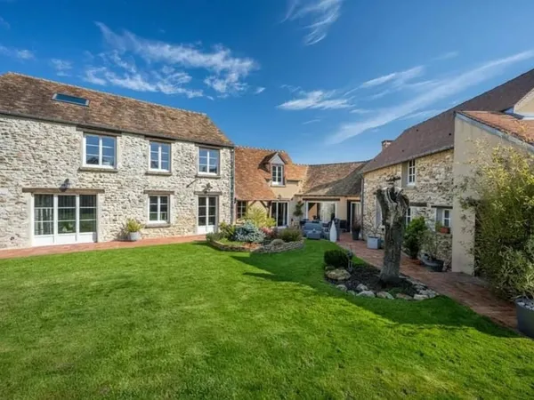 Maison 11 pièces 298 m²