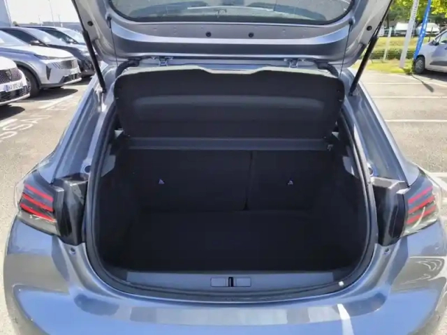 Peugeot 208 turbo 100 ch bvm6 — photo 6