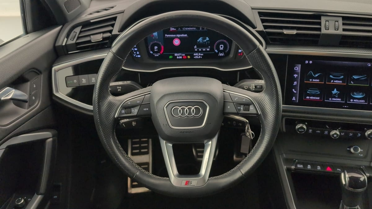 Audi Q3 Sportback — photo 14