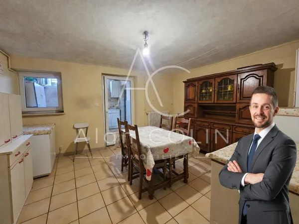 Maison avec jardin, deux chambres et combles aménageables à Knutange