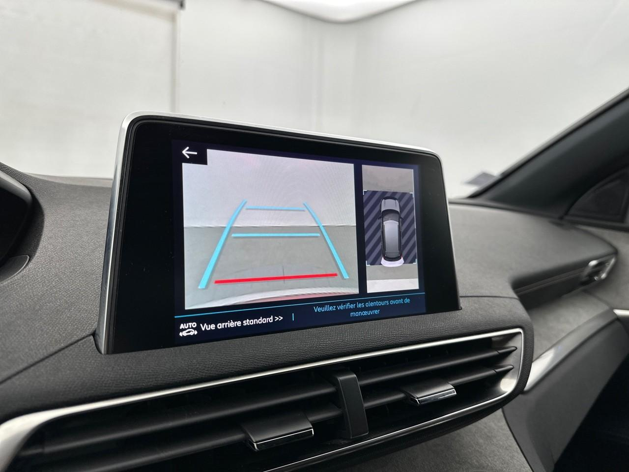 Peugeot 3008 hybrid4 300 e-eat8 gt — photo 26